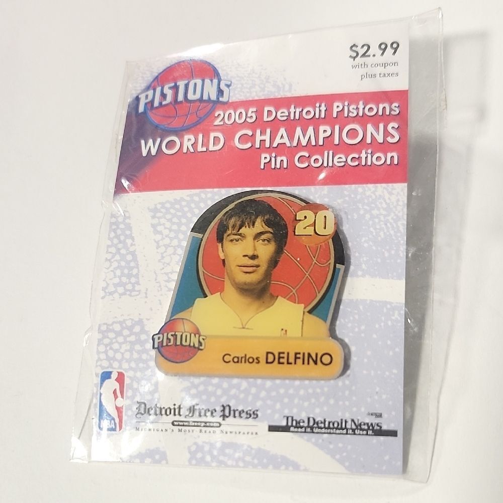 2005 World Champions Pin